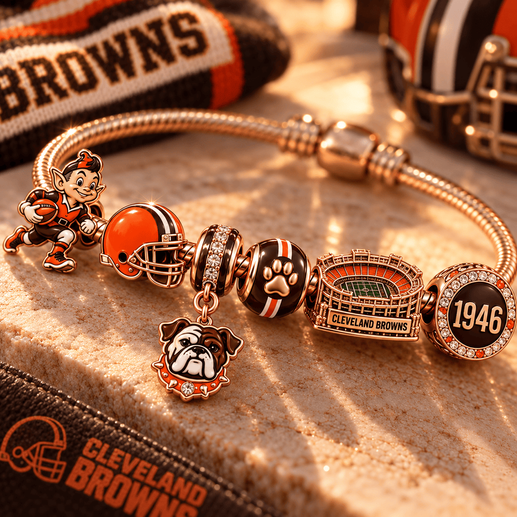CLVB Gold Charm Bracelet Set NHVH
